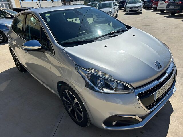 PEUGEOT 208 ALLURE 1.2 E-THP AUTO SPANISH LHD IN SPAIN 71000 MILES SUPERB 2018